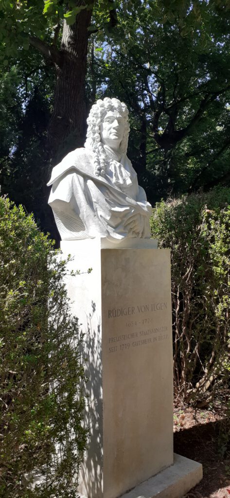 Rund um das Schloss Britz